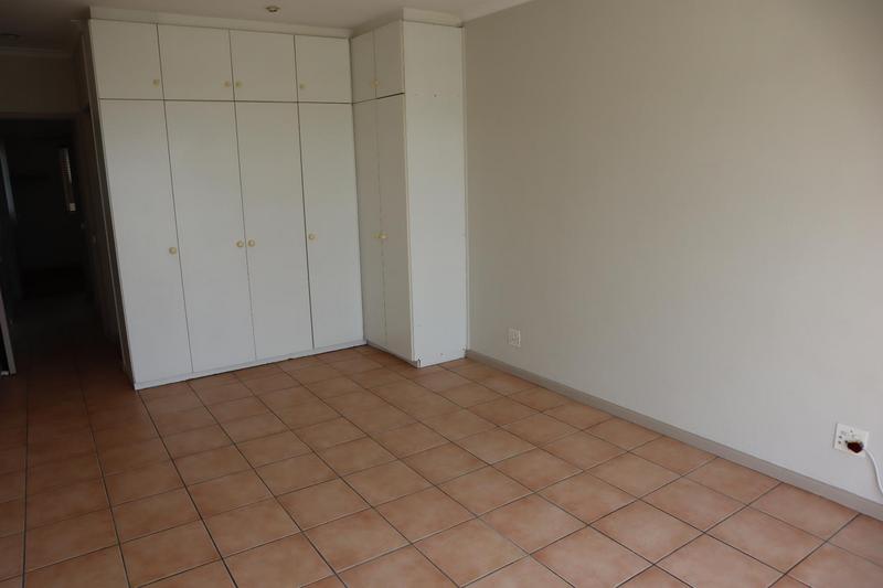 To Let 2 Bedroom Property for Rent in Vredehoek Western Cape